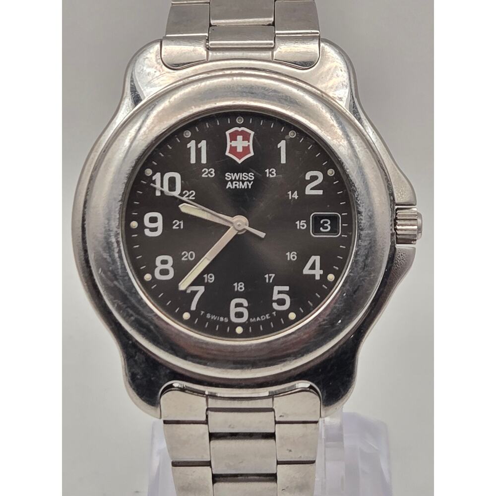 Victorinox Swiss Army Field Watch Stainless Steel Quartz